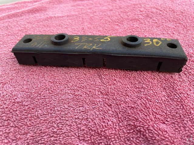 1933 - 1955 (1st ser.) Chevrolet Pickup Truck NORS Front Motor Mount (OEM #3657520) - Image 2