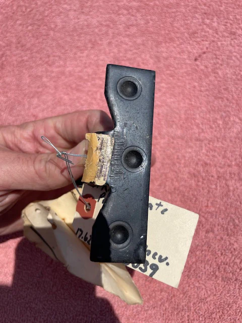 1958-1966 Chevrolet Fleetside Pickup Truck NOS Tailgate Latch Pivot Bracket Pair #3753039 - Image 3