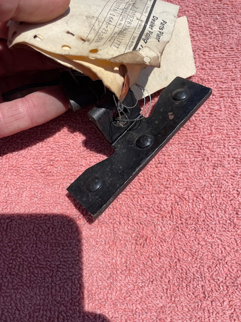 1958-1966 Chevrolet Fleetside Pickup Truck NOS Tailgate Latch Pivot Bracket Pair #3753039 - Image 4
