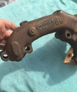 Alternative view of 1957 - 1964 Chevrolet Impala Bel Air 150 210 Biscayne Delray 283ci / 327ci (various specific applications) NOS RH Exhaust Manifold #3817806 (cast 3750556)