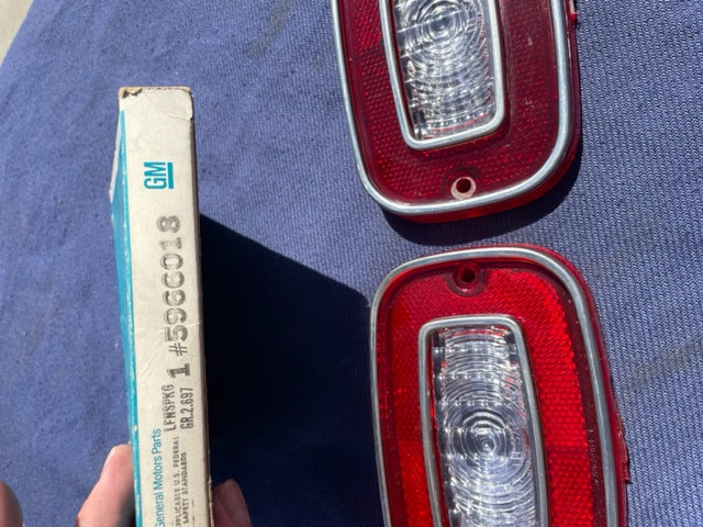 1971 - 1973 Chevrolet Vega Coupe NOS GUIDE Backup Light Lamp Lens Pair #5966018 - Image 2