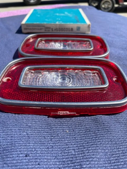 1971 - 1973 Chevrolet Vega Coupe NOS GUIDE Backup Light Lamp Lens Pair #5966018 - Image 8