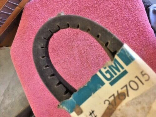 Early 1960's Chevrolet Truck NOS (SHOP ART / WALL ART / DECOR) Fan Belt #3767015 - Image 2