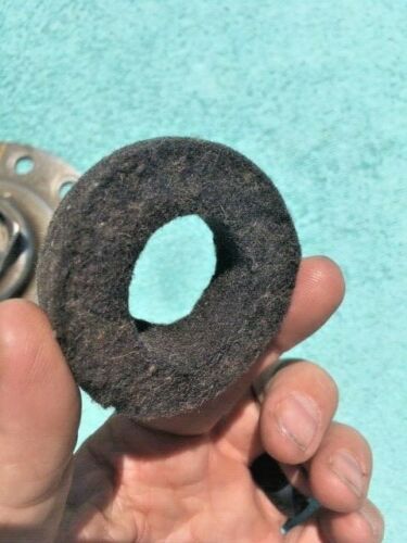 1929 1930 1931 Chevrolet USED Rear Outer Axle Shaft Bearing Seal & Retainer #344282 / 344072 - Image 7