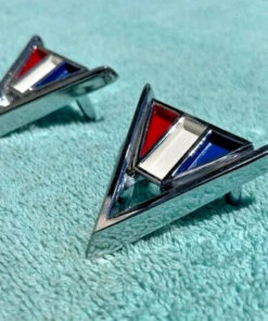 Alternative view of 1964 Chevrolet Bel Air Biscayne Impala V8 283ci NEW Front Fender "V" Emblem PAIR #3840317