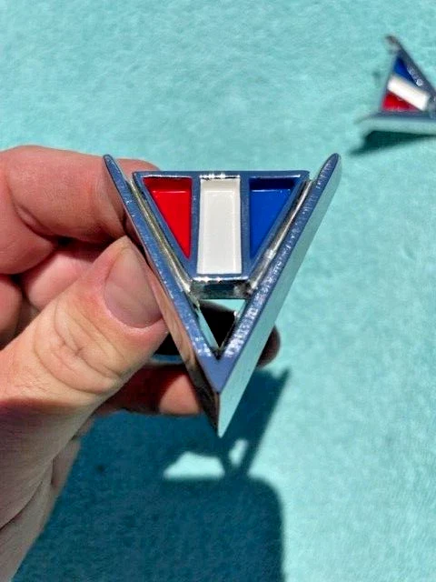 1964 Chevrolet Chevelle 300 Malibu V8 283ci NEW Front Fender "V" Emblem PAIR #3840317 - Image 5