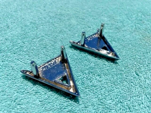 1964 Chevrolet Chevelle 300 Malibu V8 283ci NEW Front Fender "V" Emblem PAIR #3840317 - Image 9